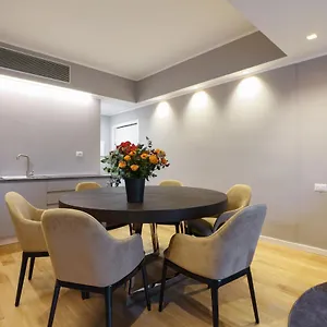 https://prestige-boutique-aparthotel-piazza-duomo.italymilanhotels.net